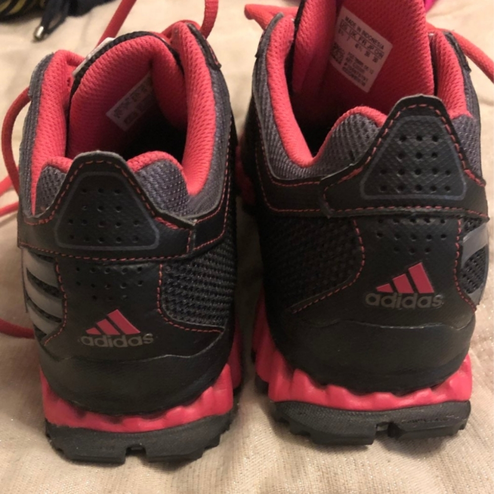 Adidas - Picture 3 of 7